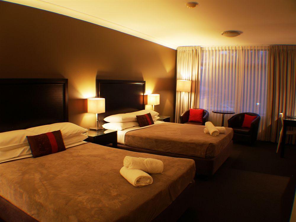 Checkers Resort Terrey Hills Экстерьер фото