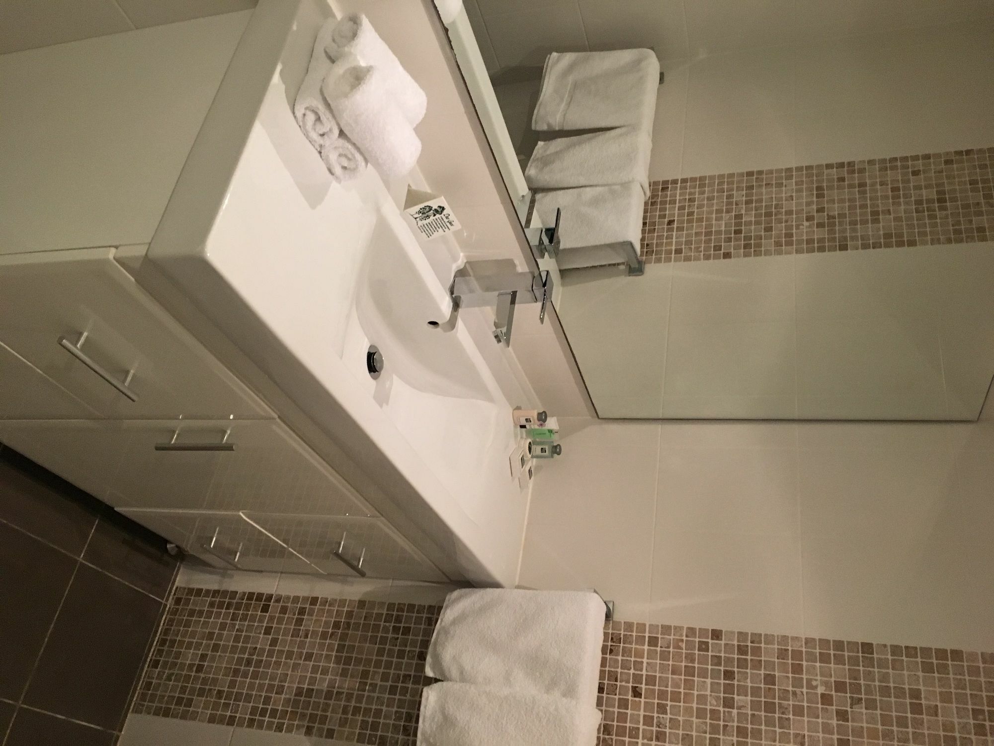 Checkers Resort Terrey Hills Экстерьер фото