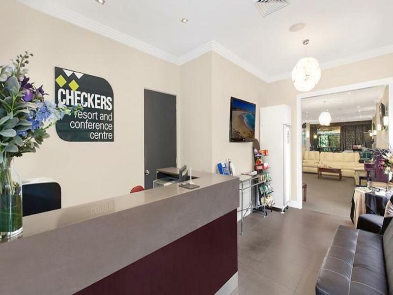 Checkers Resort Terrey Hills Экстерьер фото